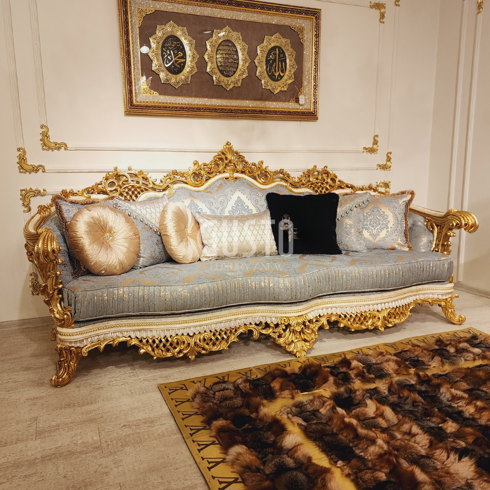 Palazzo Classic Living Room Set