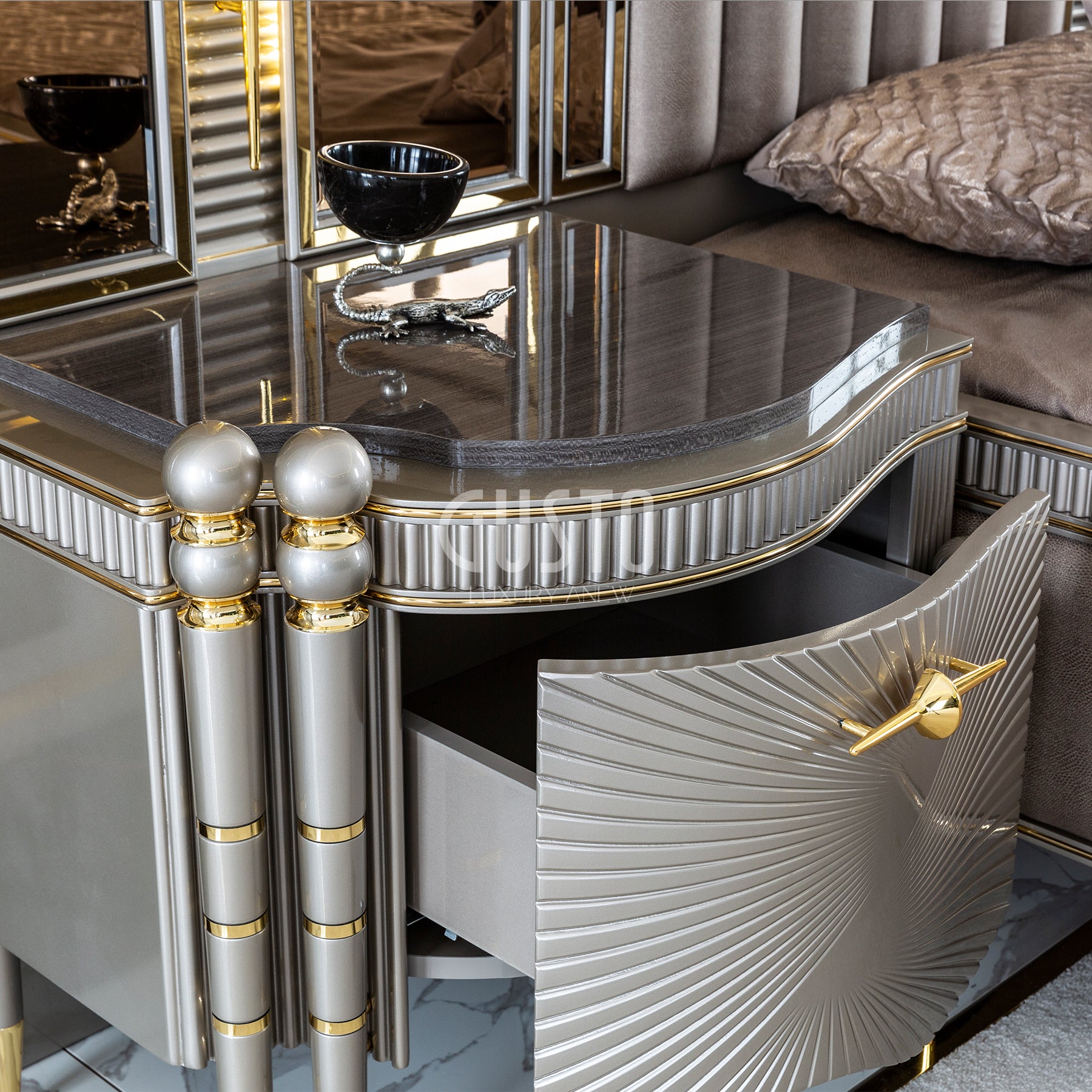 Regalia Luxe Bedroom Set – Sophisticated Comfort & Timeless Elegance