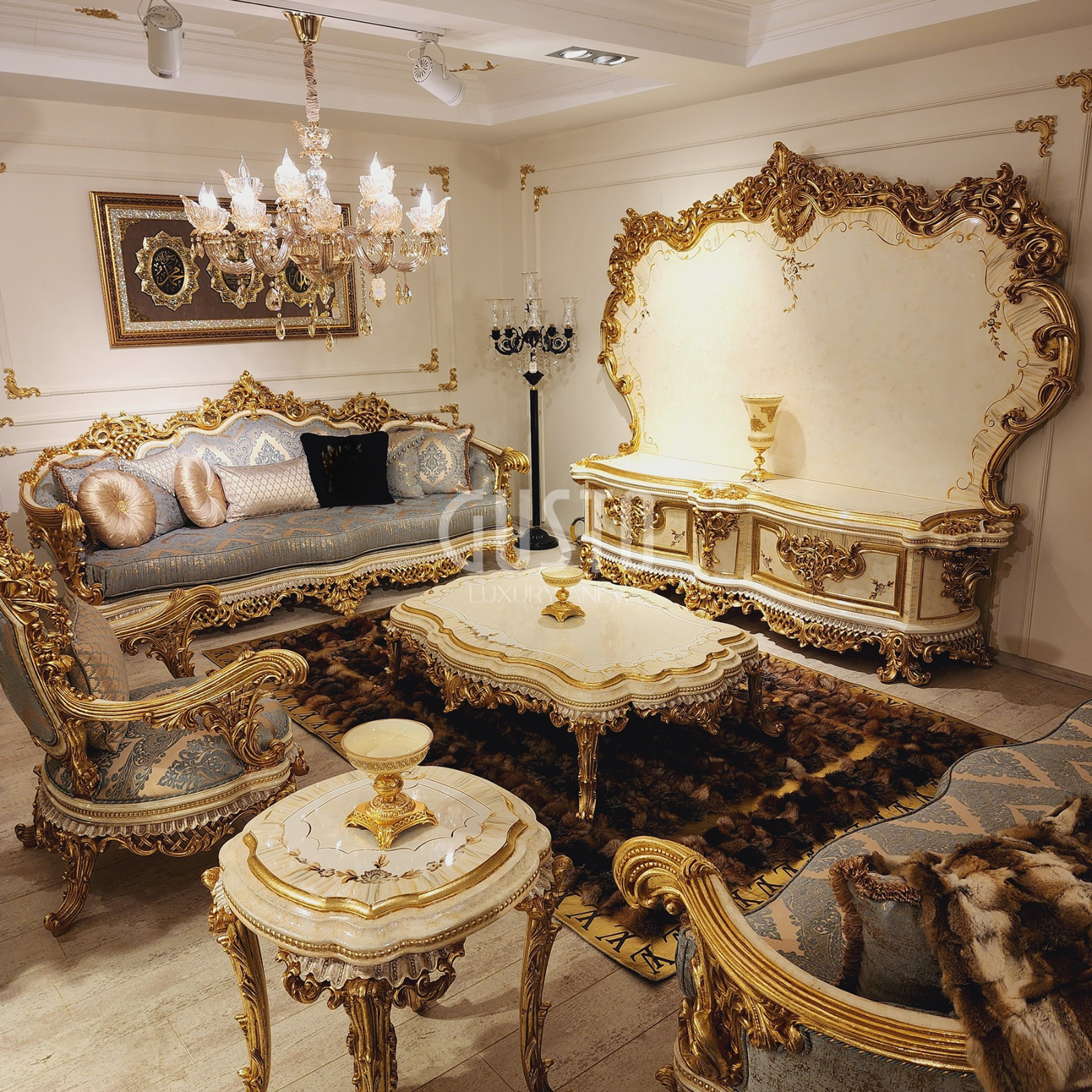 Palazzo Classic Living Room Set