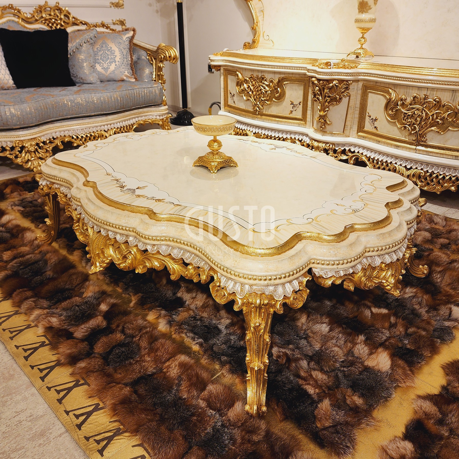 Palazzo Classic Living Room Set