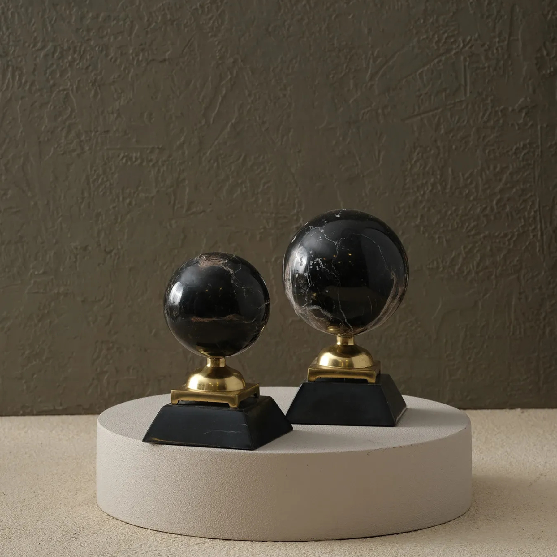 Noir Marble Sphere – Medium